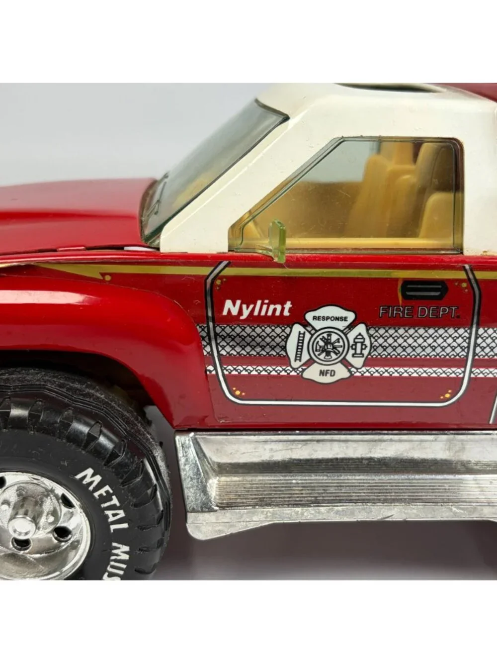 Vintage Nylint Rapid Response Vehicle Suburban Pumper Fire Truck Toy Steel